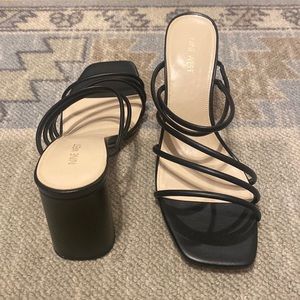 Nine West size 13 black strappy block heels